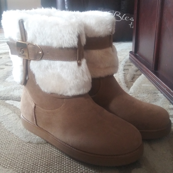 Brand New Guess Boots - Picture 4 of 5